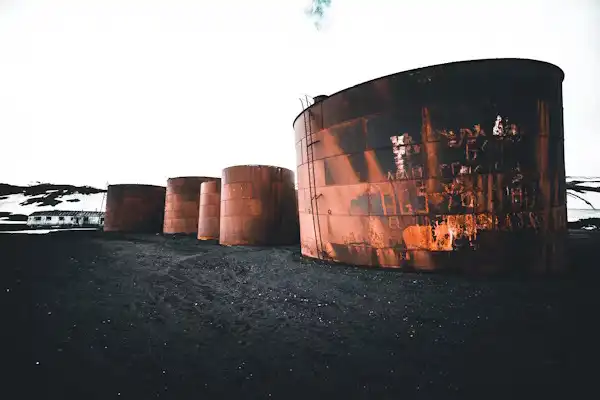 Crude Oil Tanks Crude Oil Tanks